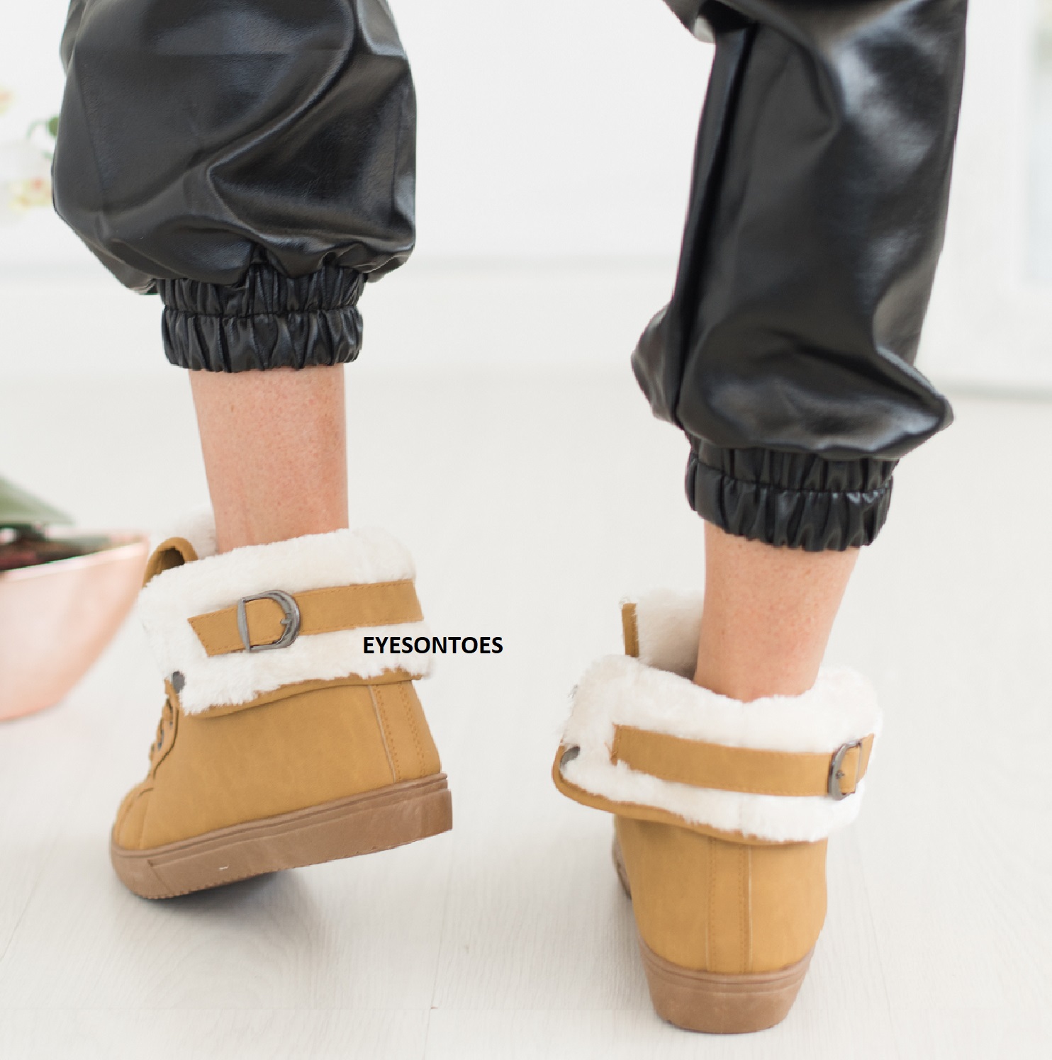 LADIES WOMENS WARM WINTER TRAINER ANKLE FUR LINED COMBAT FLAT GRIP SOLE ...